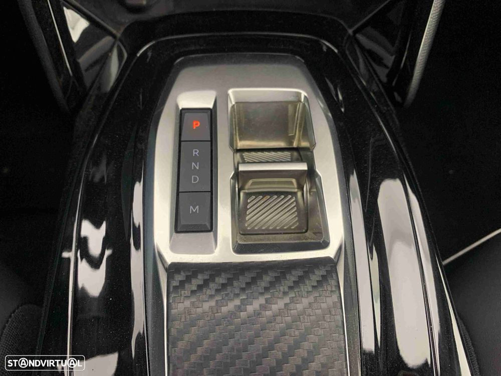 Peugeot 2008 1.2 Hybrid Allure e-DCS6 - 11