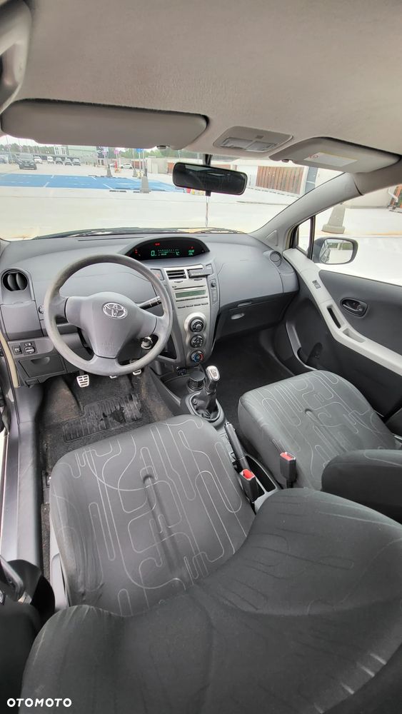 Toyota Yaris 1.0 Luna EU5 - 11
