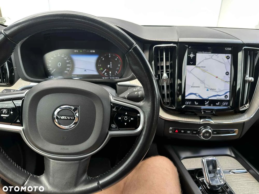 Volvo XC 60 B5 D AWD Inscription - 38