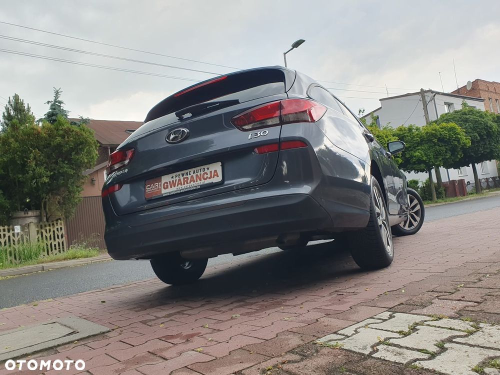 Hyundai i30 blue Kombi 1.4 YES Silver - 29