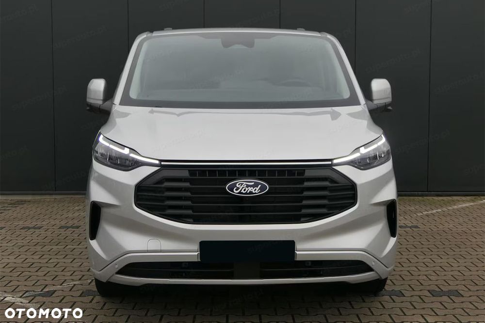 Ford Transit Custom 320 L2H1 Limited A8 2.0 170KM - 3