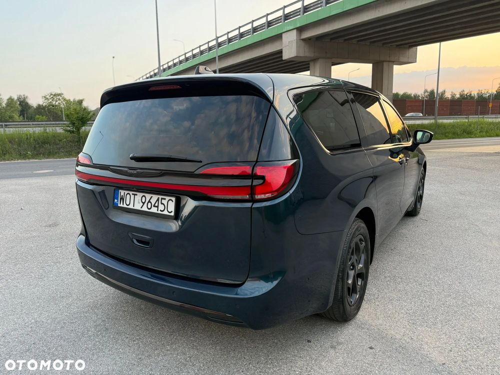 Chrysler Pacifica - 4
