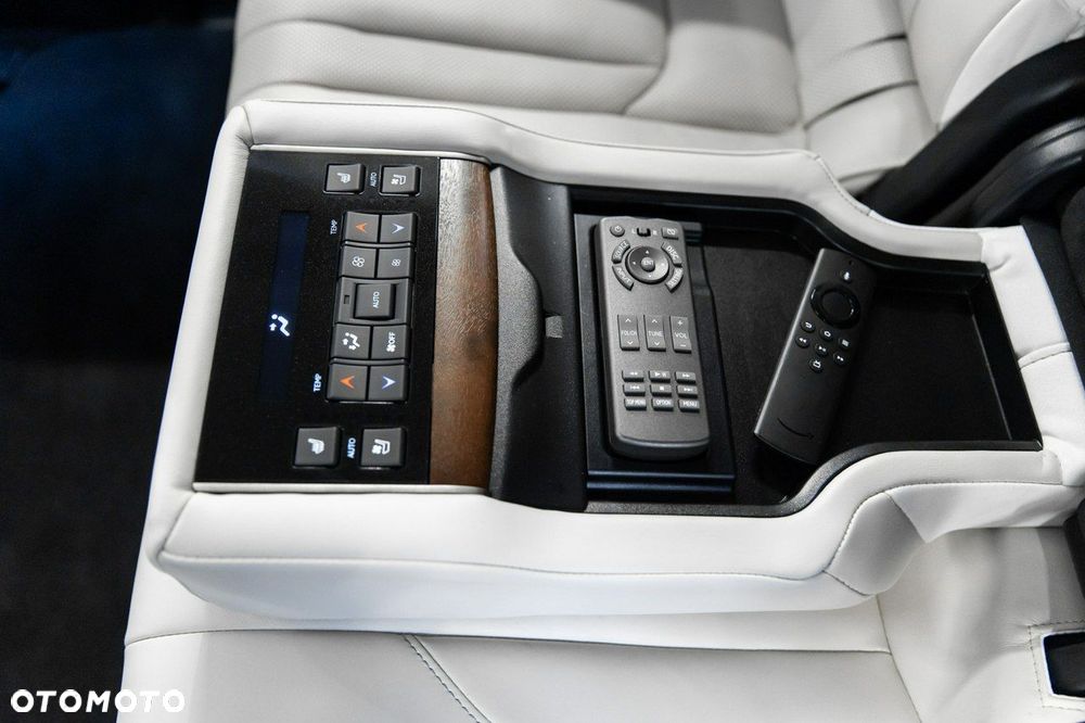 Lexus LX 570 Omotenashi - 38