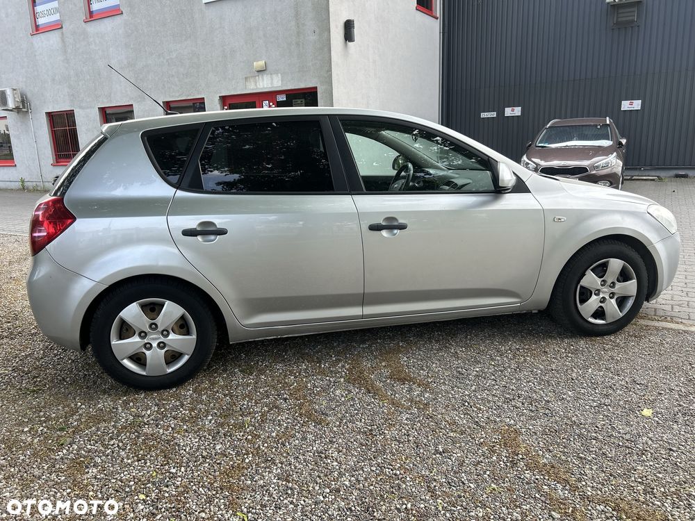 Kia Ceed - 5