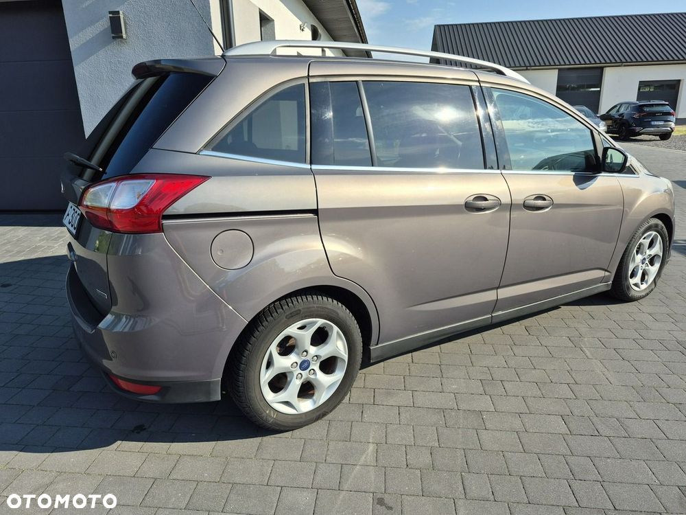 Ford Grand C-MAX - 10