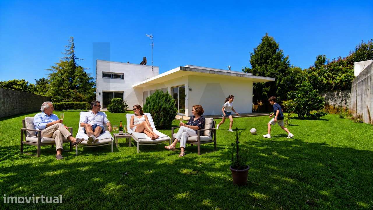 Moradia T4+3 – Lote 1073,00 m2 - Possibilidade de Permuta