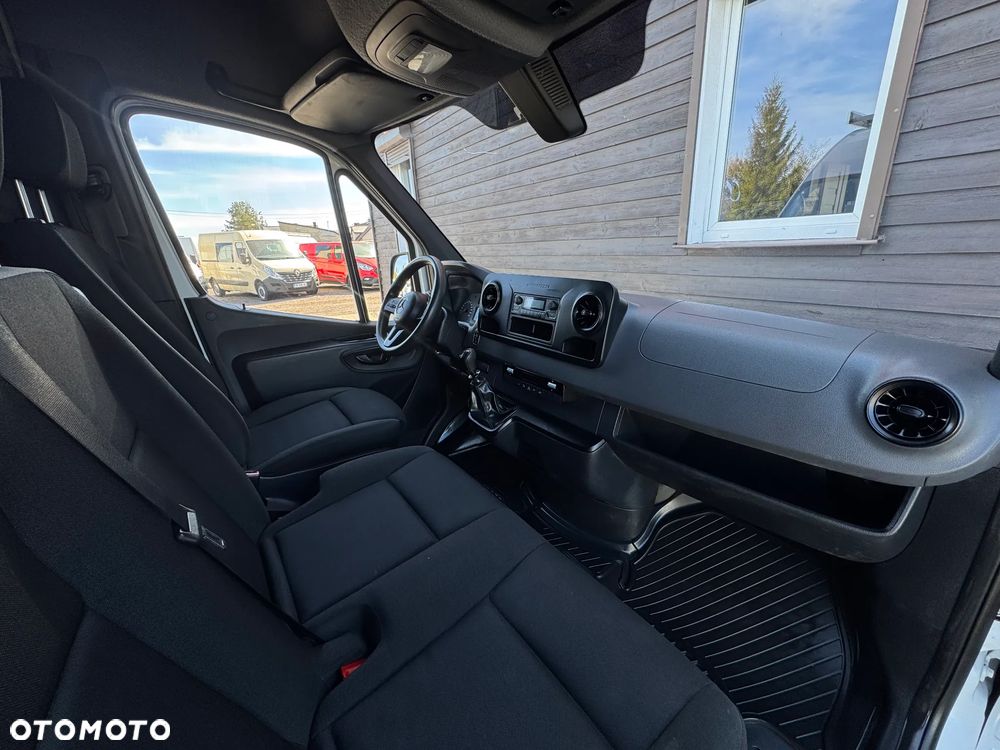 Mercedes-Benz SPRINTER - 15