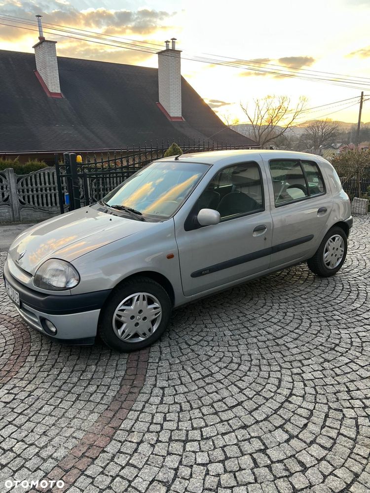 Renault Clio - 1