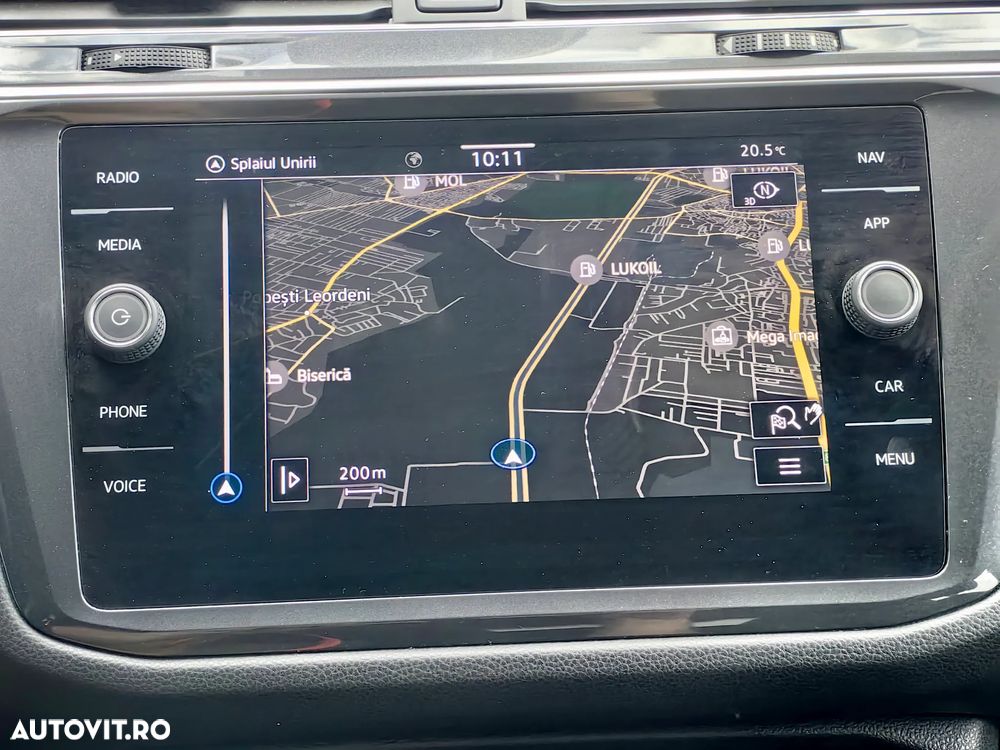 Volkswagen Tiguan - 11