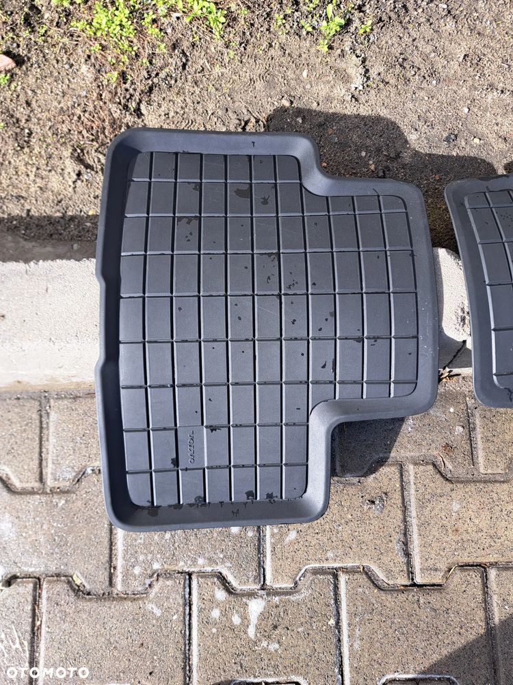 Zestaw dywaników gumowych czarnych Volvo XC40 C40 Orginalnych - 1