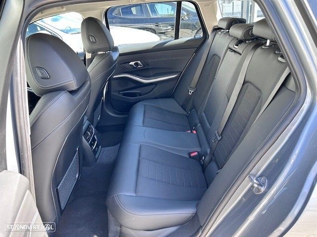 BMW 320 d Touring Auto - 23