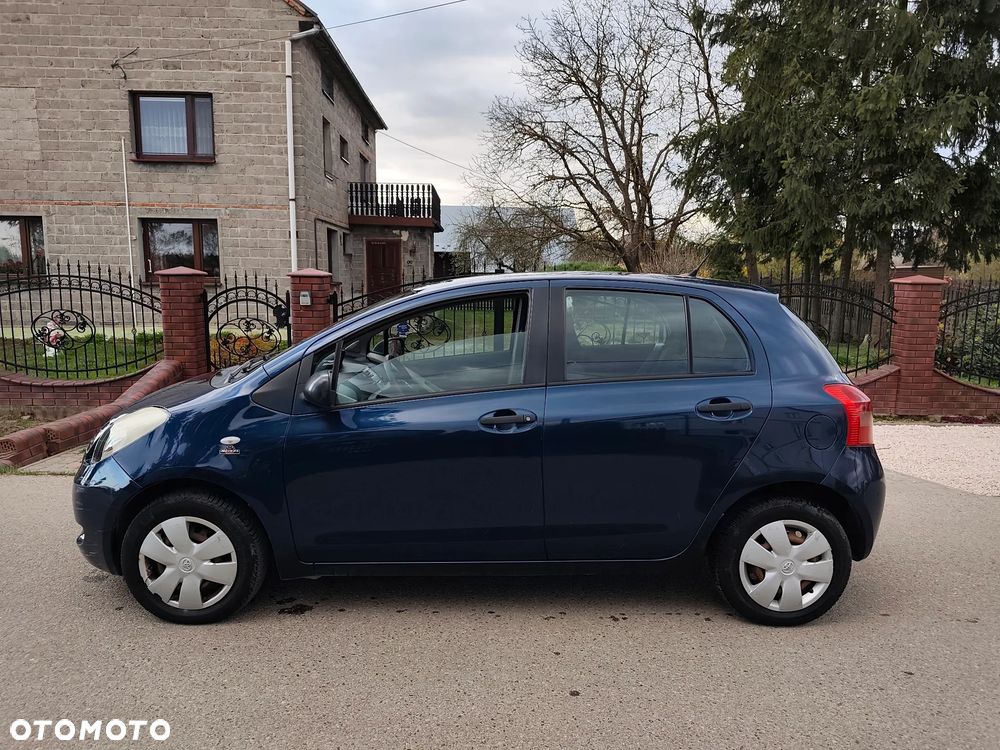 Toyota Yaris 1.0 Luna - 4