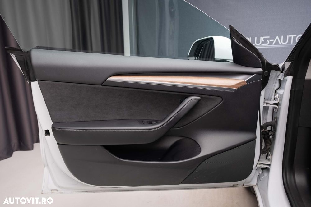 Tesla Model 3 RWD - 8