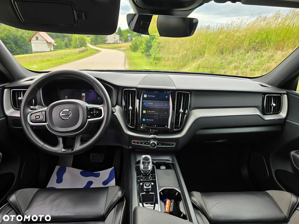 Volvo XC 60 B4 D AWD Plus Dark - 14