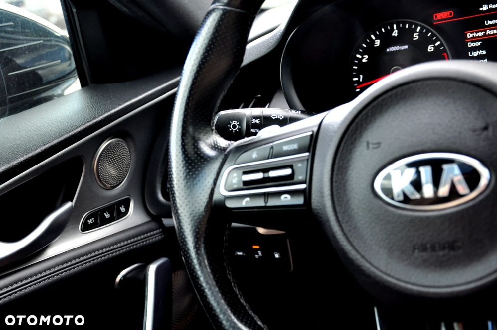 Kia Stinger - 37