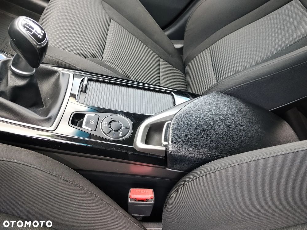 Hyundai i40 Kombi 1.6 Trend - 19