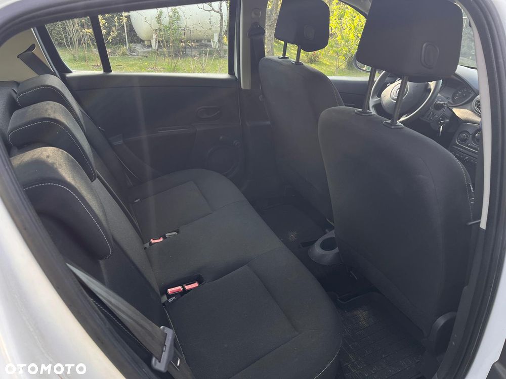 Renault Clio 1.2 16V Alize Euro5 - 6