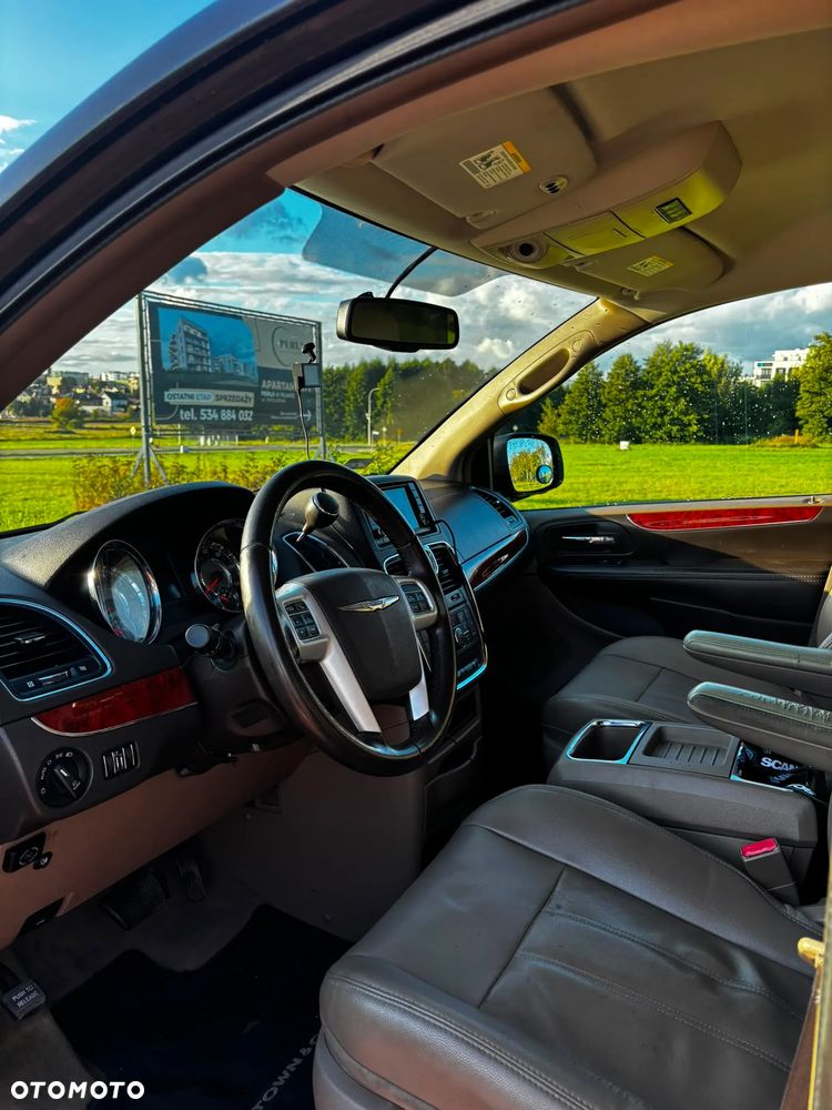 Chrysler Town & Country 3.6 Touring - 14