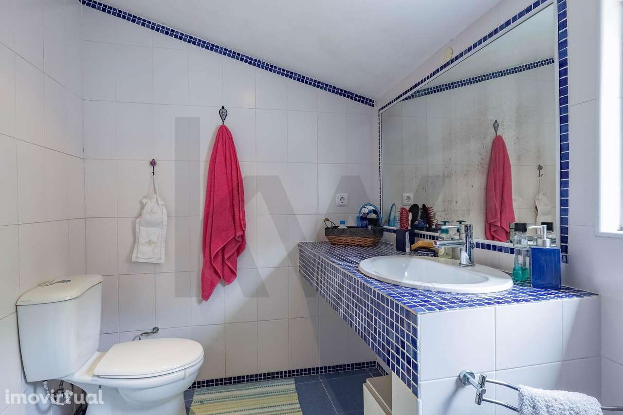 Quintinha com Duas Casas Centenárias em Pedra - Grande imagem: 3/56