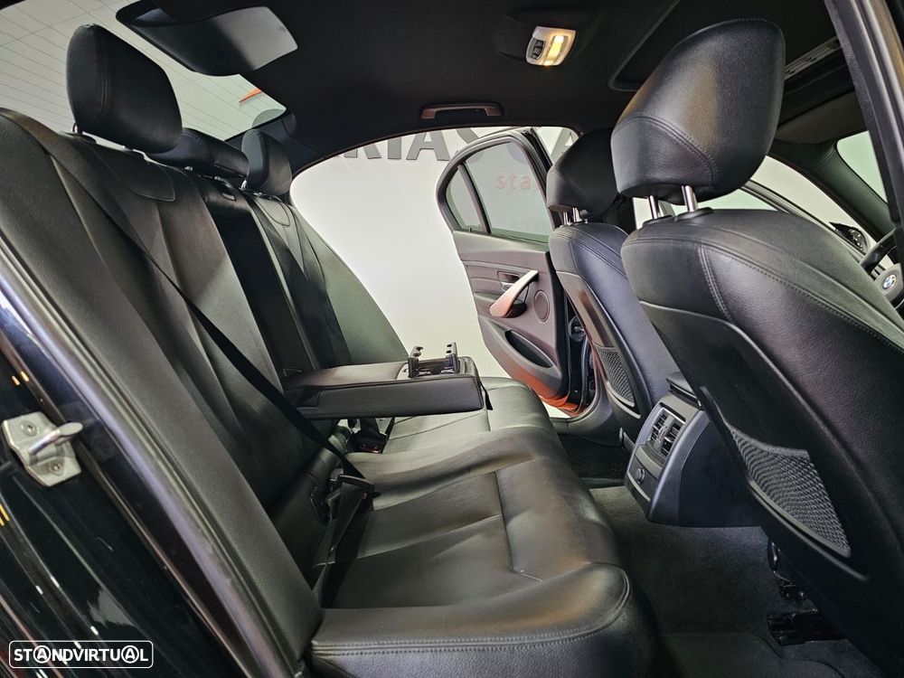 BMW 330 - 13