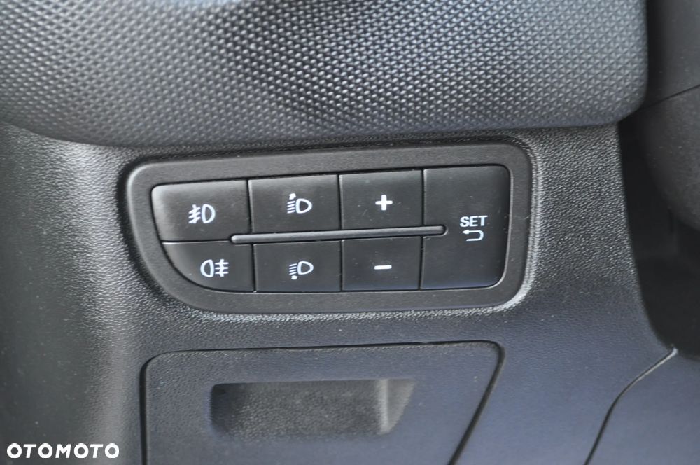 Fiat Punto 1.2 Young - 22