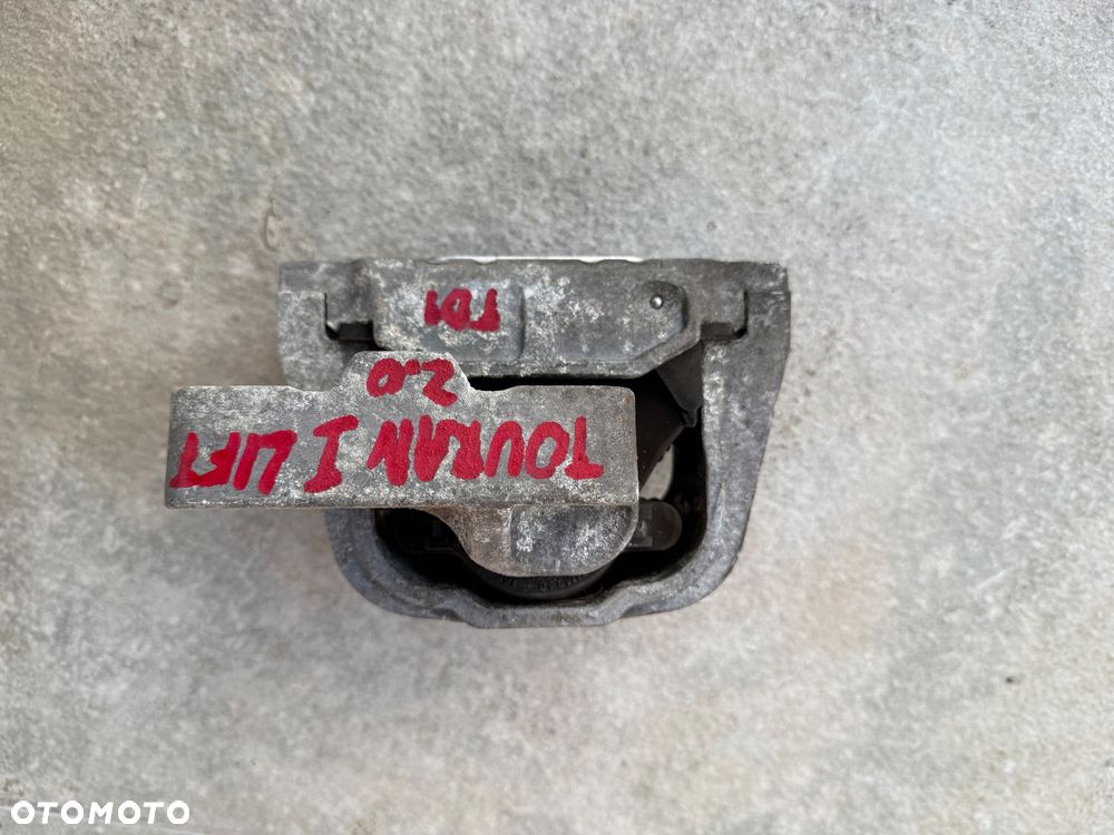 Łapa poduszka silnika VW Touran I Lift 2.0 tdi - 1