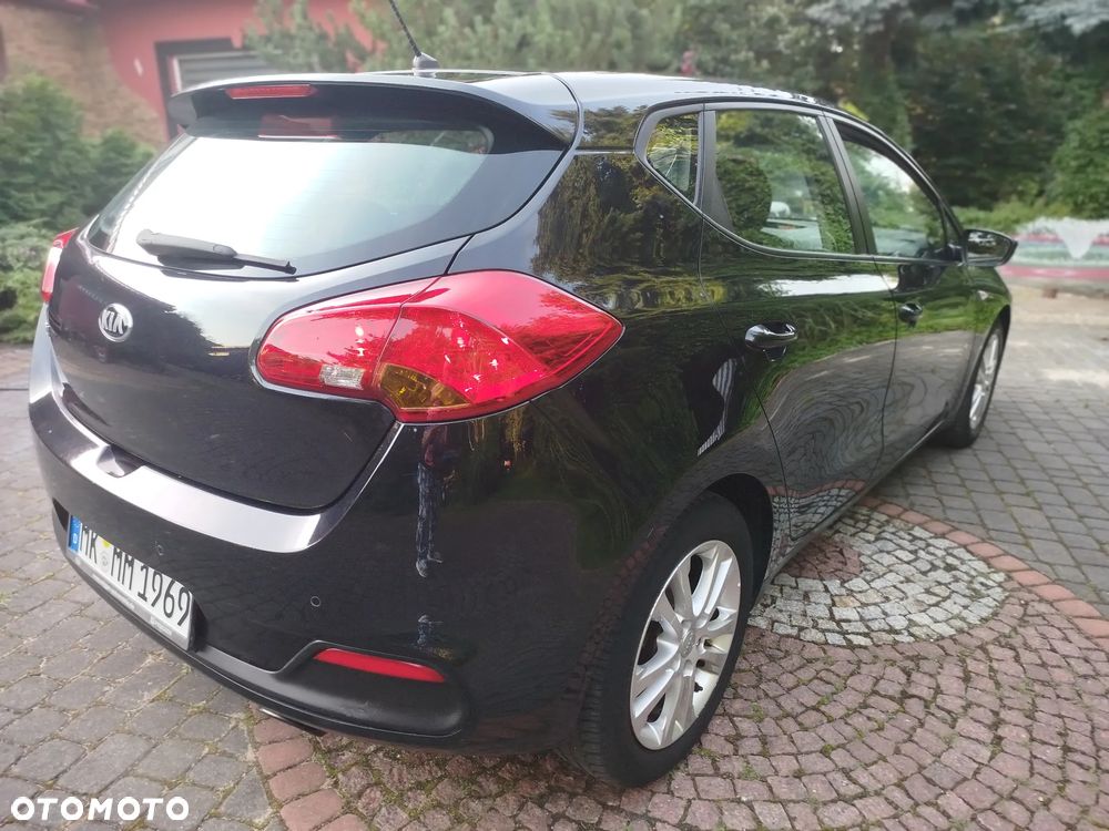 Kia Ceed - 4