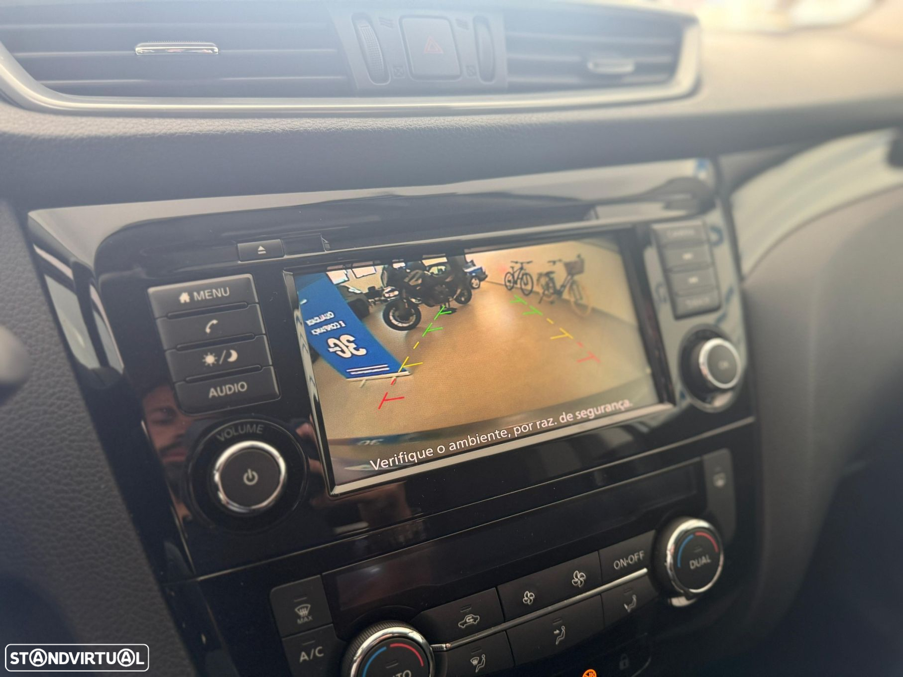 Nissan Qashqai 1.5 dCi N-Connecta DCT - 9