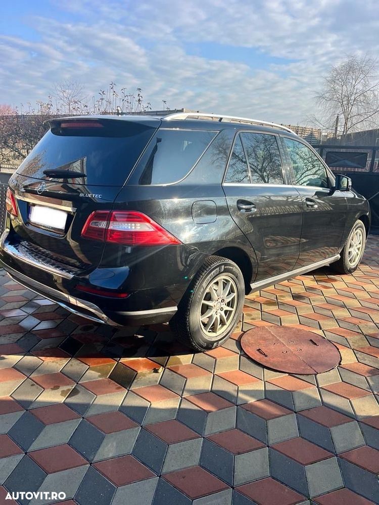 Mercedes-Benz ML 350 BlueTec 4MATIC Aut - 3