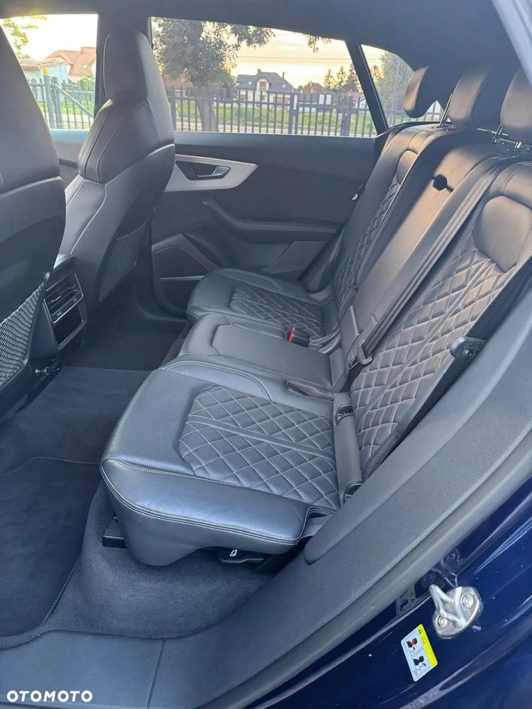 Audi Q8 - 11