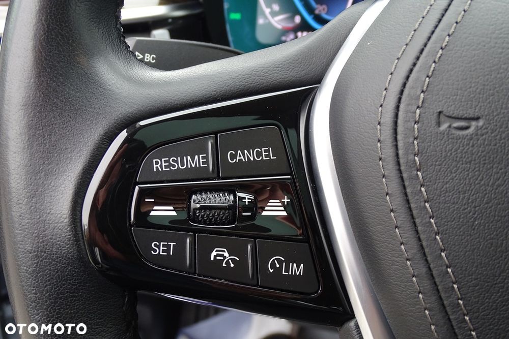BMW Seria 5 530e xDrive Luxury Line sport - 38