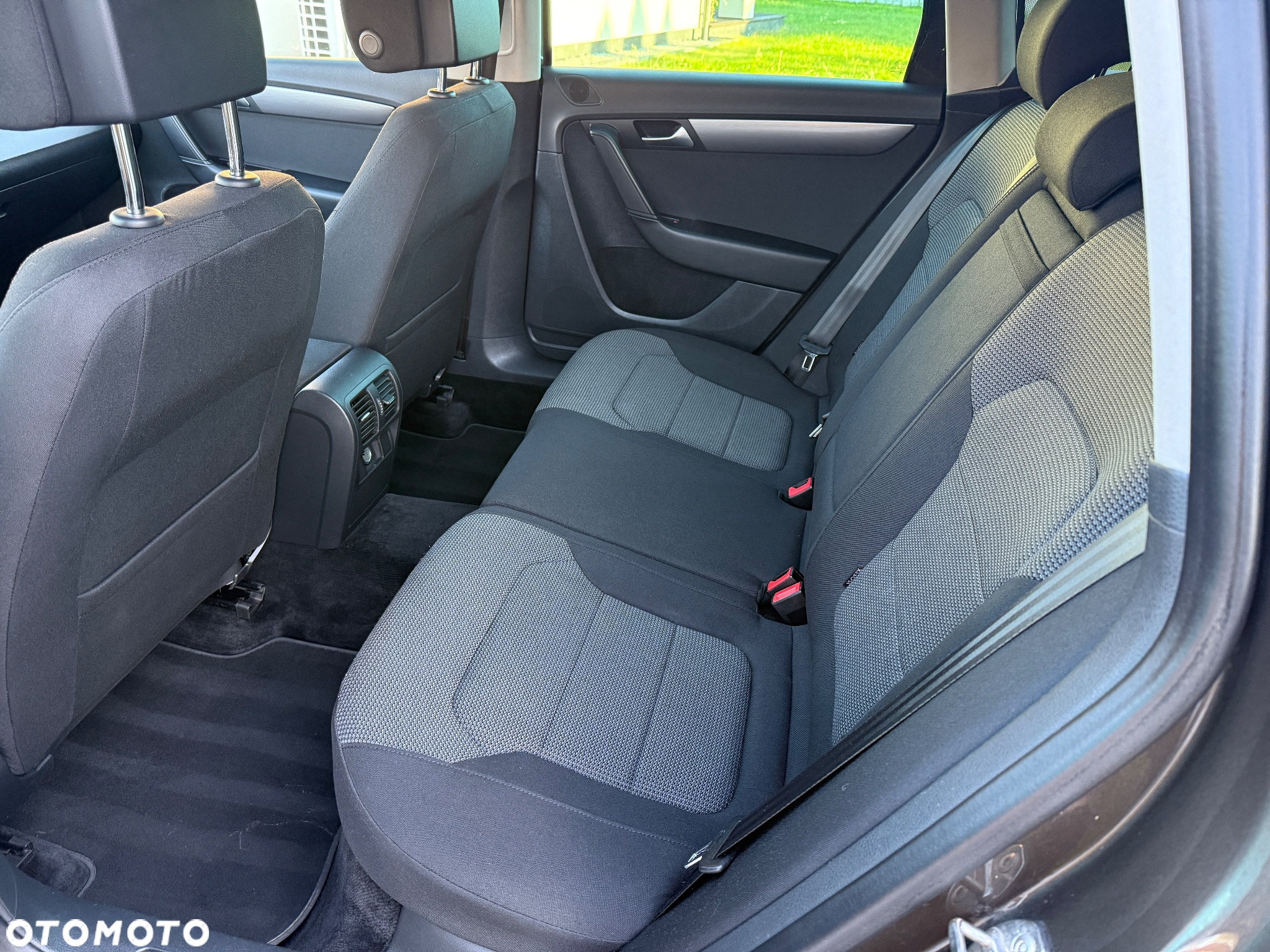 Volkswagen Passat 2.0 TDI Comfortline - 11