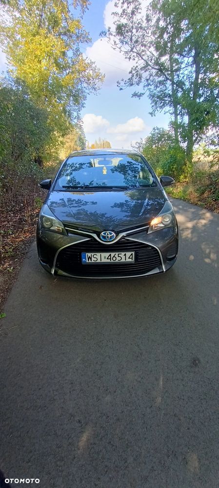 Toyota Yaris Hybrid 100 Premium - 18