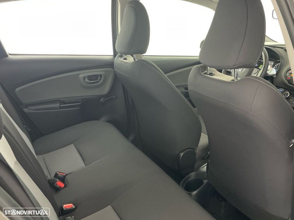 Toyota Yaris 1.5 HSD Active - 22