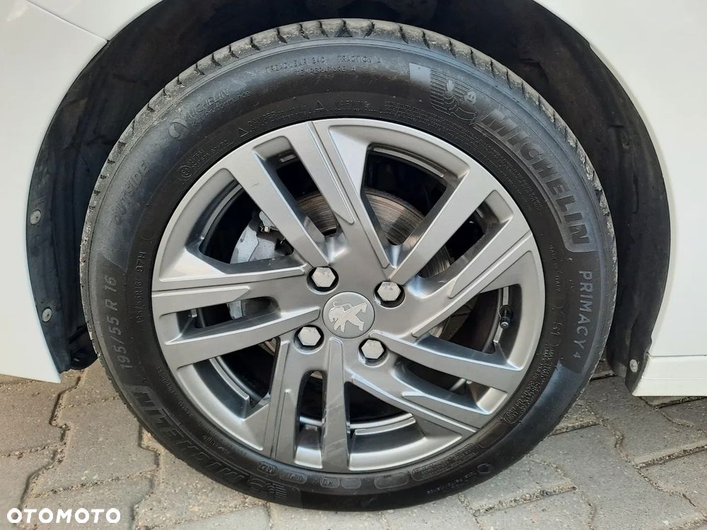 Peugeot 208 1.2 PureTech Style S&S - 11