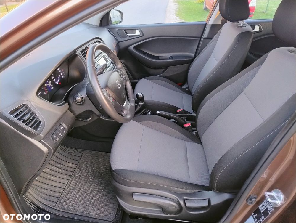 Hyundai i20 1.2 Passion Plus - 17