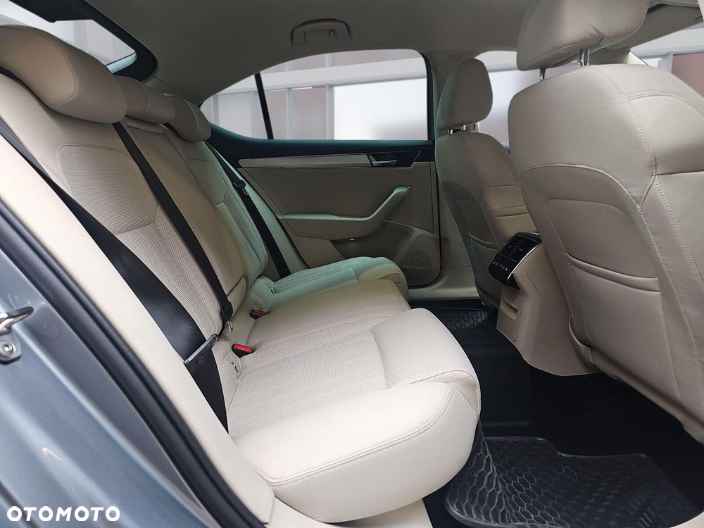 Skoda Superb 2.0 TDI SCR Style - 12