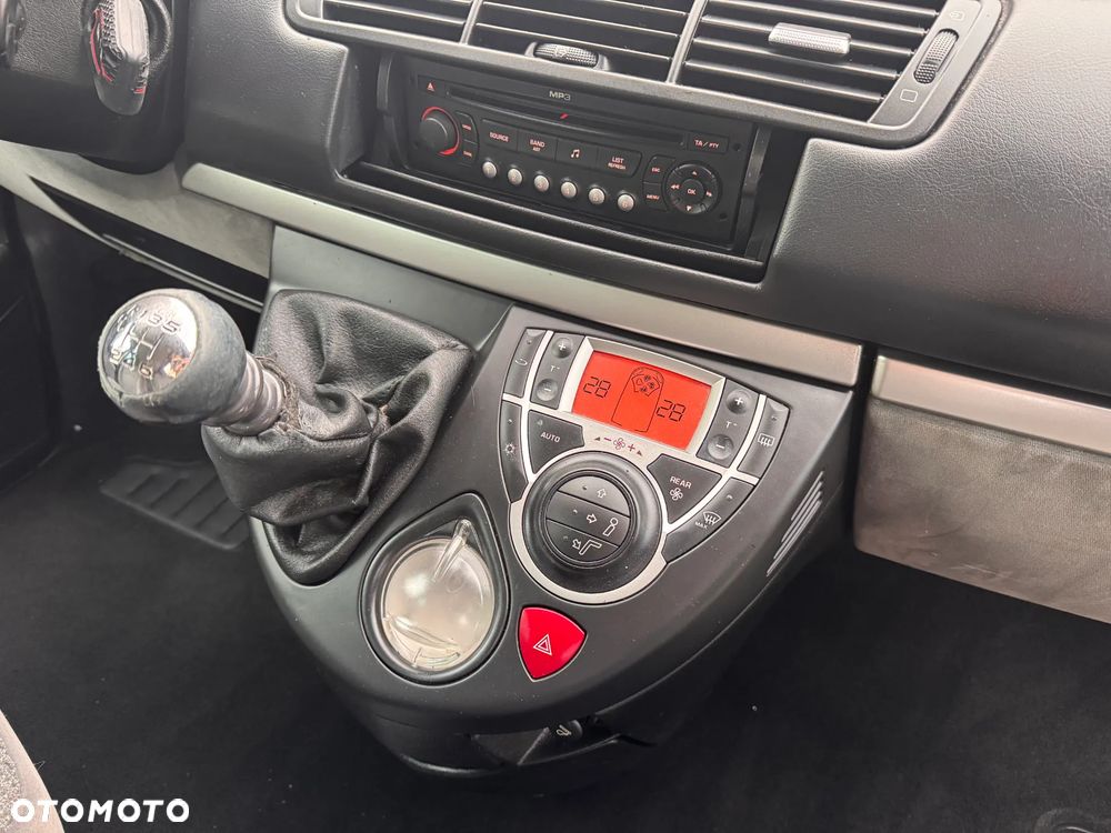 Peugeot 807 - 18
