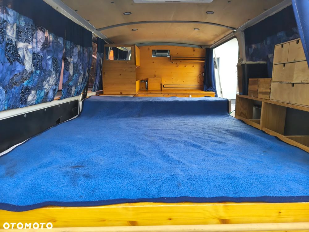 Volkswagen Transporter T5 - 18