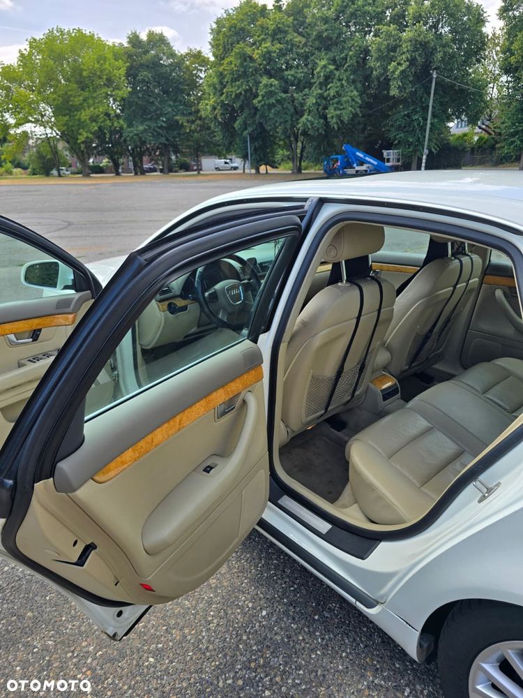 Audi A4 Limousine 2.0 T FSI quattro tiptronic - 14