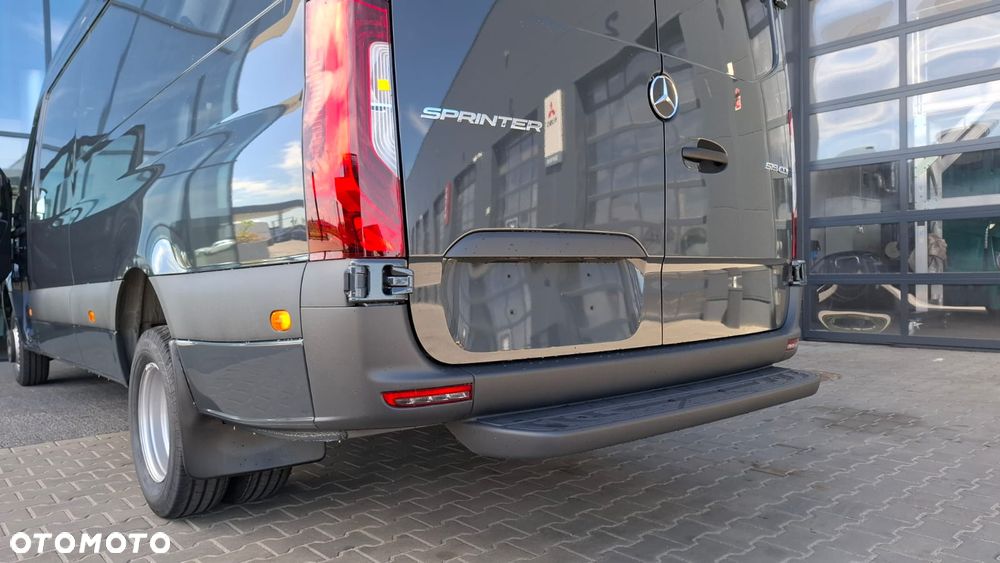 Mercedes-Benz Sprinter - 8