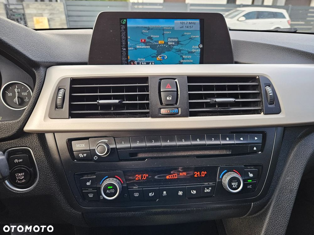 BMW Seria 3 318d Modern Line - 21