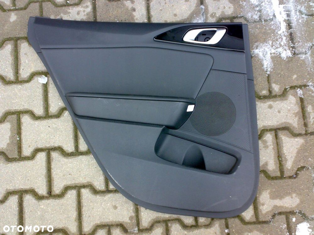 kia ceed iii 2018 - tapicerka drzwi tylna lewa - 1