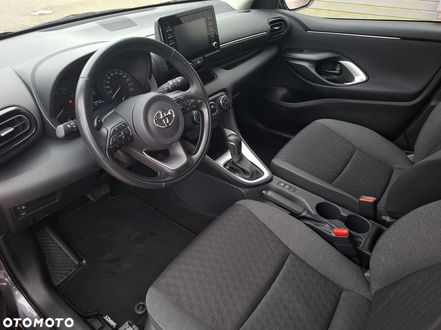 Toyota Yaris 1.5 Comfort CVT - 12