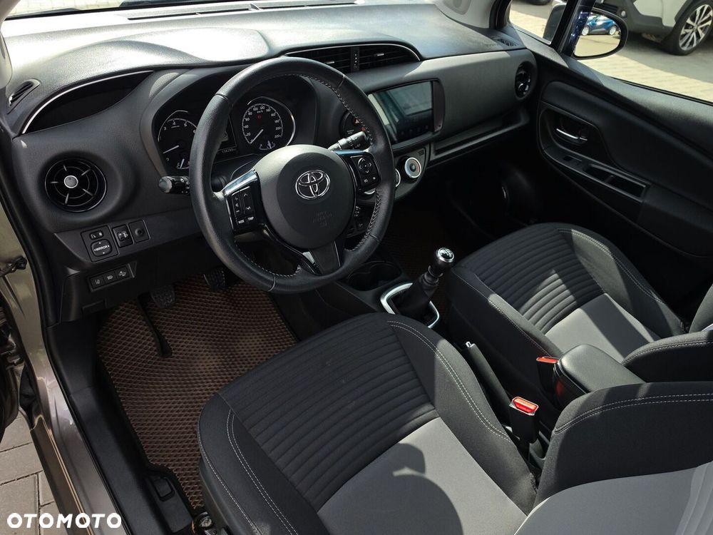 Toyota Yaris - 12