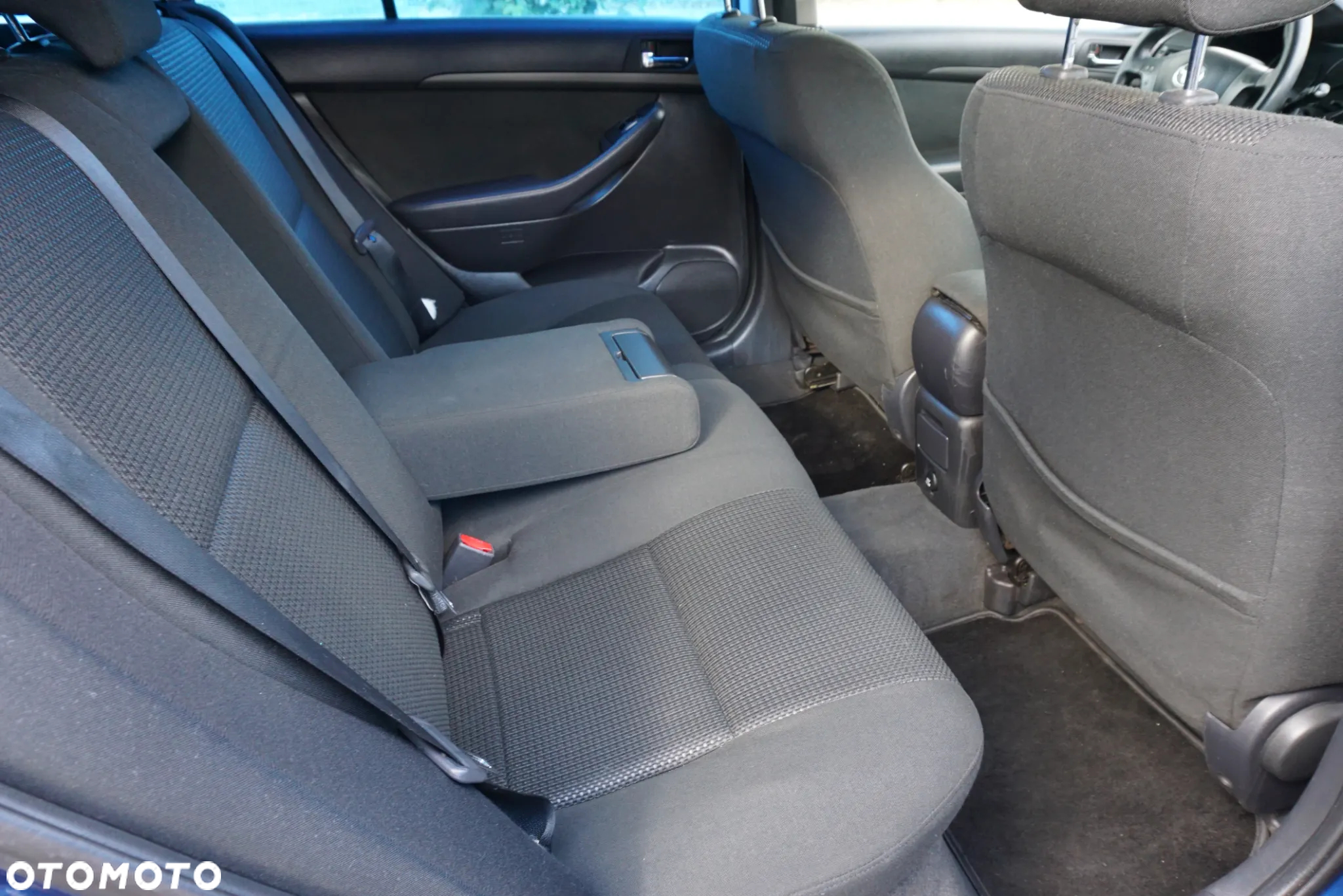 Toyota Avensis 2.2 D-4D Sol - 14