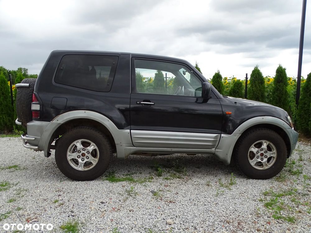 Mitsubishi Pajero - 18
