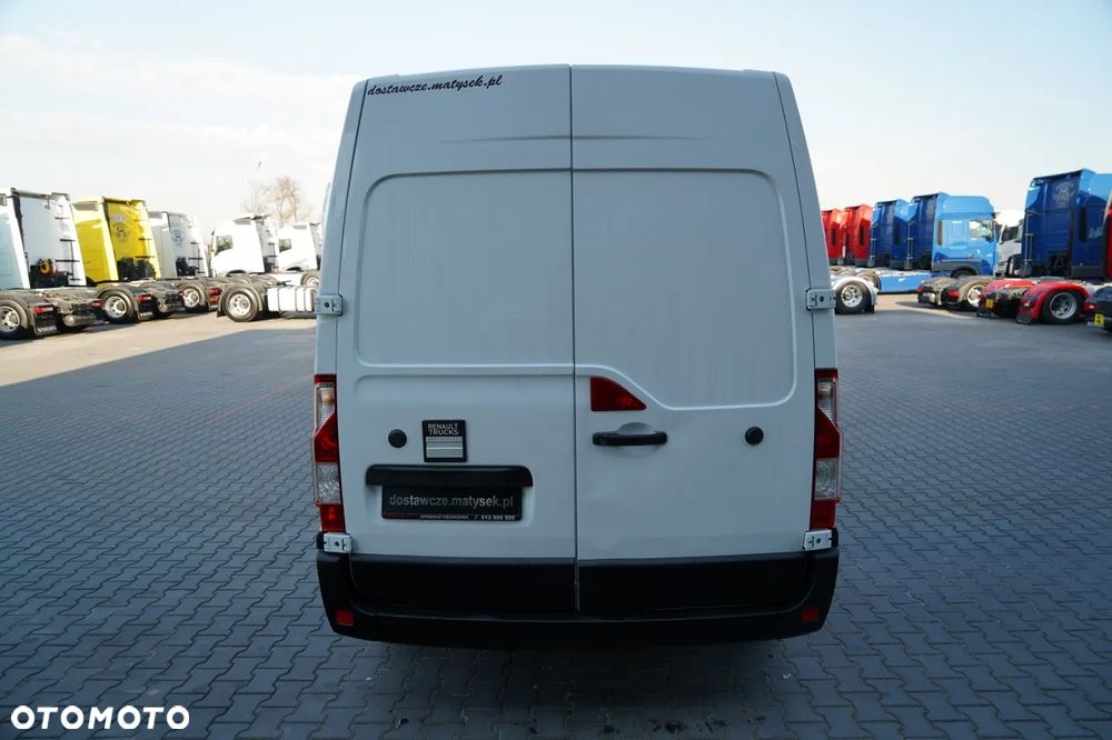 Renault MASTER / BLASZAK / FURGON / 2023 - 13