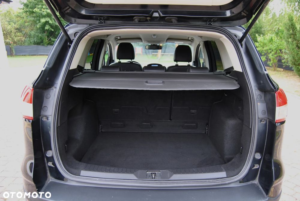 Ford Kuga 2.0 TDCi 4x2 Titanium - 12