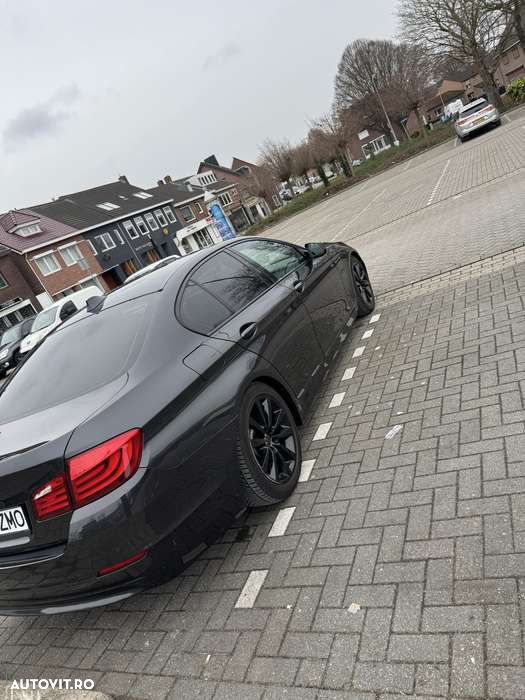 BMW Seria 5 525d xDrive - 8
